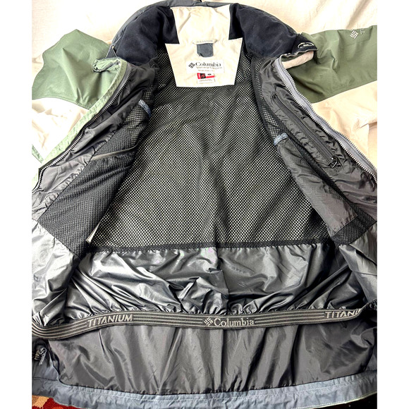 Mens Titanium Waterproof Columbia Jacket Hidden Hood Sage Green White Size Large - Picture 4 of 15